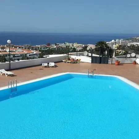 Island Pool Escape