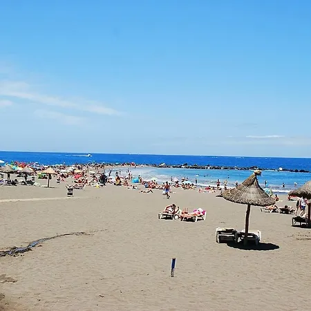 Apartment Island Pool Escape