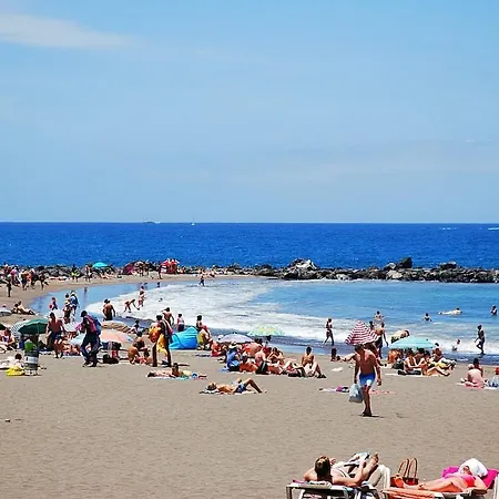Apartment Island Pool Escape
