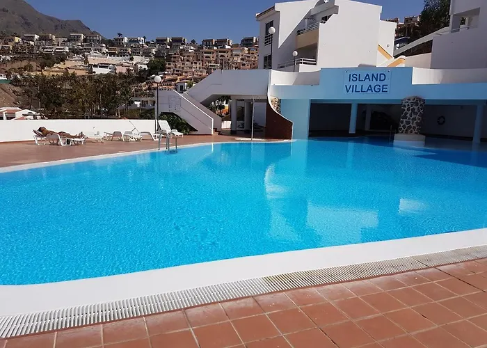 Апартаменты Island Pool Escape Адехе